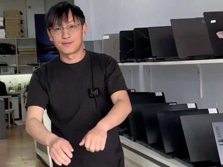 #微软surface
微软Surface Pro7+
处理器:i5-1135G7
内存:8GB
硬盘:256GB固态
显卡:集成锐炬显卡
网卡:WiFi6
分辨率:2K
屏幕:触摸屏
尺寸:12.3寸
配件:磁吸绘画笔
成色:95新
