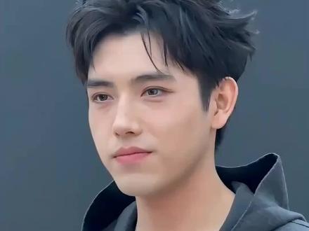 直到《纯真年代的爱情》主演隐藏身份曝光,才懂背靠大树有多关键 #陈飞宇 #孙千 #郭晓婷 #王天辰 #娱乐评论大赏