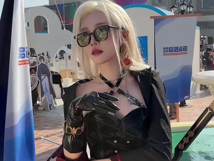 好好好,跟摇姐玩尬的是吧 #走路摇zly #DNF嘉年华 #DNFU #路人视角