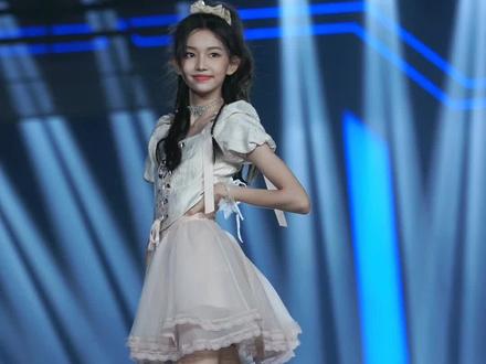 ❤️《Queencard》来啦!不求完美 有进步就好!^0^~💕宋小睿#宋小睿 #Queencard #Queencard舞蹈挑战 #舞蹈 #浅跳一下