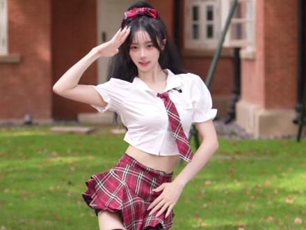 放暑假了吗? #卡点舞 #后裔摇 #糕小一 #抖音潮流舞蹈大赛 #甜妹