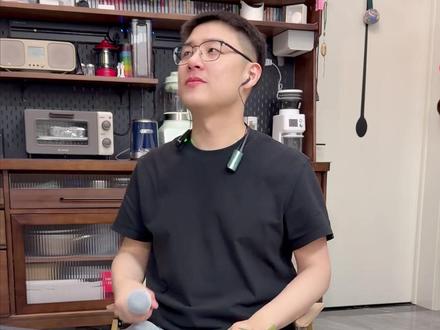 东北人学唱闽南语歌曲《海海人生》 我是一个东北人,这闽南语歌我咋还越唱越享受了呢哈哈,今天唱这首《海海人生》,原唱是陈盈洁,伴奏用陈雷版本#闽南语 #闽南语歌曲 #东北人唱歌和说话是两张嘴吧 #上热搜 #抖音上热门破1000000万粉丝