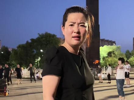 今天去广场跳舞,好开心啊。#原创 #一定要看到最后 #广场舞 #社交牛逼症 #这舞姿这步伐 @我哥老六