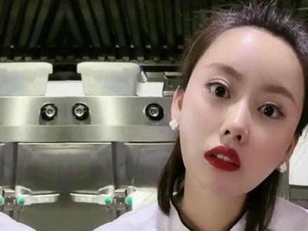 搞笑东北美女,怼人能力堪称一绝,专治不识抬举的人,口才超级好 #搞笑视频 #东北搞笑段子 #搞笑美女
