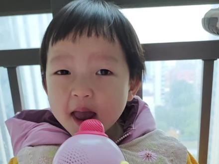 三岁三个多月的女儿唱儿歌,黑猫警长来啦……#宝宝儿歌 #童言童语 #精力旺盛的宝宝 #启蒙早教