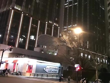 姐妹们,真的尽力了。我已经绕着环球港拍了一圈了,这个是完整版,中间截了一段别家的!我们云熠会出来两次哦!#云旗 #郝熠然 #云熠