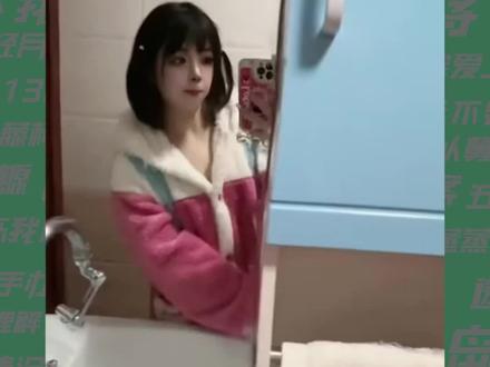 【梗知识】王刚是什么意思? #萌妹 #王刚 #反串 #男扮女装 #搞笑