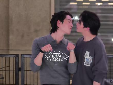 有人嘴都等着了躲都不带躲的 这才是猫咪吻正确做法!我将选择这个视频作为接下来半个月异地恋的解药#WilliamEst #威鲨 #威廉小鲨鱼