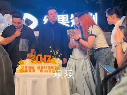 超级有爱的画面~可可爱爱的人呀~#刘萧旭 #盛夏芬德拉