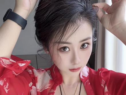 春天出门踏青发型就这么扎吧,真的超级简单一看就能学会 #发型教程 #简单好看发型 #编发教程 #春天发型 #丸子头