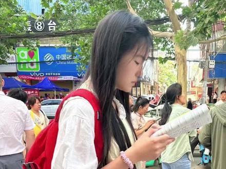 美术状元差点痛失机会,一封家书令妈妈下定决心——2025年河南美术统考状元 李紫涵