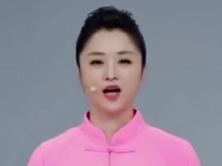 42式太极拳表演者邱慧芳,第六式搂膝拗步详细讲解教学#太极拳 #每天坚持锻炼会有不一样的收获 #太极拳教学 #弘扬中华武术 #42式太极拳教学 @小虾米 @DOU+小助手 @抖音热点宝 @抖音热点