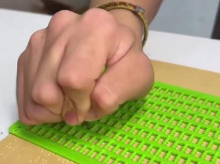 在中国无论你是什么人都逃不过赶作业