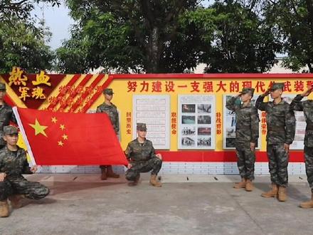 看兵哥哥的帅气变装,21式丛林迷彩,帅!(陈沧海、李剑锟、许贺彭、曾德彬)#21式作训服 #无悔青春 #保家卫国