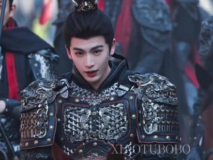 牛塑这梗怕是真要跟张凌赫一辈子了#张凌赫#田曦薇#逐玉#牛塑#娱乐评论大赏