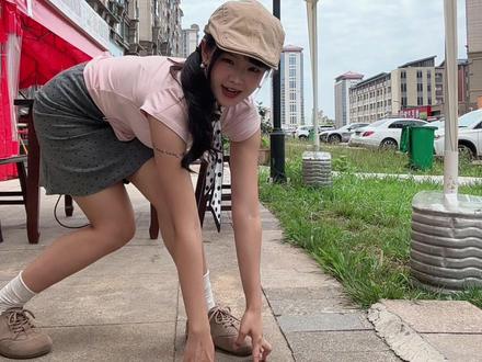 依旧嚼口香糖回血 #小猫吵架 #模仿小猫 #抽象 #害羞的小姑娘 #嚼口香糖回血