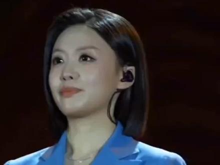 徐子尧凤阳和眉山两天8首歌合辑,时长35分钟耗时48小时制作 #徐子尧凤阳群星演唱会 #徐子尧商演首唱西海情歌 #徐子尧演唱会 #徐子尧又火了 #成小刀