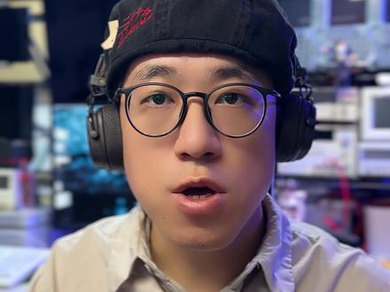 我的 Mac 只有16G, 能跑 8B 大模型吗? 分享个小技巧, 如何确定自己的电脑能不能运行xxx大模型? 再也不用手动计算量化尺寸了.
不过需要注意的是, 虽然程序提供了运行性能参考(token/s), 但无疑是不准的, 理论运行速度应该用内存带宽/模型大小(GB), 基本就是单用户的理论性能上限了. batch_size 高一些的话多用户效果会更好一些.
#AI教程 #大模型本地部署 #KCORES