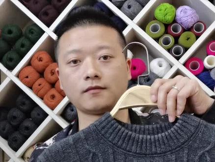 有朋友问我领座,我是这样弄的。织毛衣方法很多,这只是其中一种。#手工 @企业号小助手 @抖音小助手