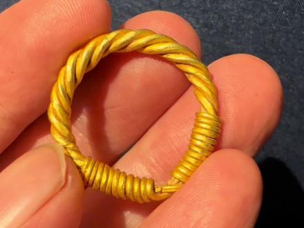 这是真喜欢,咬咬牙也就买了~#黄金首饰 #战国金器#小林读古