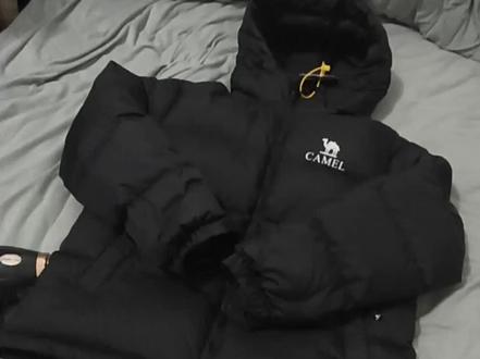 #骆驼羽绒服 骆驼羽绒服“醒绒”教程来啦!🔥用吹风机轻松恢复羽绒服蓬松感 ,你学会了吗? #羽绒服保养 #冬季保暖小技巧 #醒绒 #羽绒服