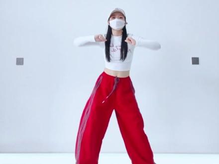 再来一个数拍吧
#hearts2hearts #rude #kpop #零基础学舞蹈 #七七的舞蹈课堂