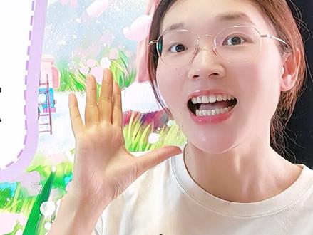 期末必考!五下七单元四个“送分题”来啦! 📢 五下七单元期末4大高频考点:
1️⃣ 字词:“畜、纵、澄”多音字多义字,选择题必考
2️⃣ 动静描写判断:找动词,没动词就是静态
3️⃣ 动静描写仿句:先写静(立、躺、笼罩),再加动(飞、跑、流),一动一静画面活
4️⃣ 颜色仿句:公式=颜色+景物+“连……也……”+比喻
5️⃣ 讲解词:五步法=问好→说特点→分项目→时间→祝愿#小学语文 #五年级语文 #单元考点 #期末复习 #学霸秘籍