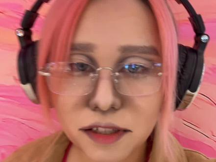 毫无意义的挑战之cos丹尼尔追着路人唱辛巴巴 #丹尼尔 #辛巴巴巴鲁比拉 #整活 #抽象