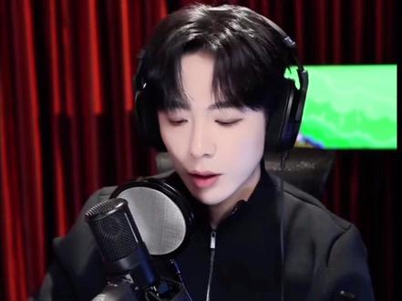 摩饭果果们快去看!今晚老大又Q成毅老师的新剧「#长安二十四计」啦!又又又叒一首#刘宇宁新歌OST #孤弈长安 现场直播演唱太好听啦!#长安二十四计成毅 #刘宇宁微博直播