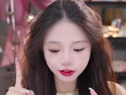 老婆们,这个蓬松又减龄的发型,赶紧学起来,做新学期最美的小仙女~#美妆 #甜妹 #发型教程