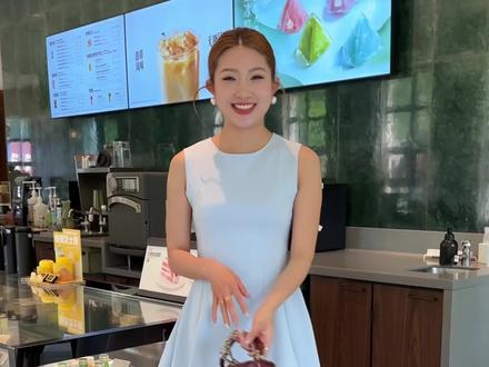 质感好版型都宝藏的一条#连衣裙 收腰显瘦哦显腿长 通勤约会 过生日穿都可以#无袖连衣裙 #高知女性穿搭 #夏季凉感连衣裙 #显瘦穿搭