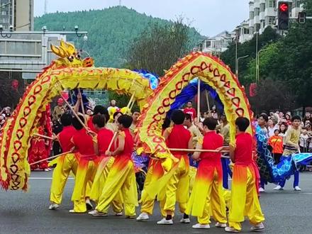 南充嘉陵春节非遗巡演要来了,大年初一(2月17日)上午12支表演队伍,从嘉陵广场巡游到中虹国际。