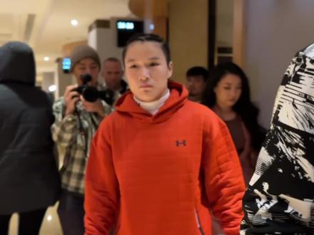 也许张伟丽目前降回草量级继续统治是最明智的选择!
#张伟丽 #格斗