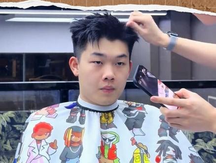 花小钱 办大事#男生短发#凌乱抓刺 #美式前刺 #凌乱三七 #男生清爽短发