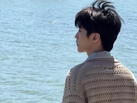 《你会找到我》终于上线啦,听一万遍后我还要再听一遍《无人乐园》,夯爆了简直#王俊凯 #你会找到我 #无人乐园 #新歌 #夯