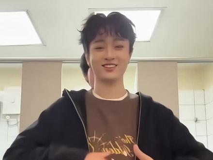 情侣互通衣柜,展示穿搭#petewave#dmd#waavetnp#pete_nvich #dou加热门 #dou加热门抖音小助手