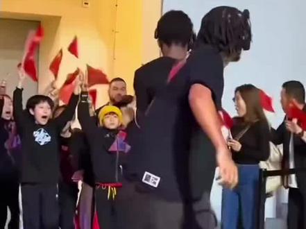 13岁中国小孩哥赢下街舞全球总冠军!李勇秋成为第三位该赛事少儿组夺冠的中国选手! #13岁中国小孩哥夺得世界街舞冠军 #每个动作都是用汗水换来的