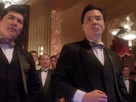 法国赌神就是厉害,验牌的操作都这么骚气