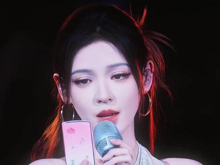 这简直就是动漫建模脸!!徐良张予曦舞台现场合唱坏女孩!#坏女孩 #徐良 #张予曦 #湖南卫视跨年晚会