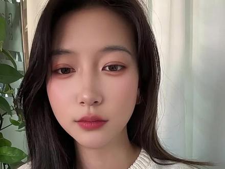 这两天银行排队的人,真的有点夸张
#生活观察 #现金那些事 #银行日常