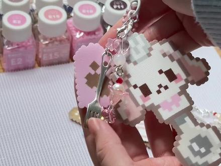 用拼豆做的钥匙扣🍡
这是一期不详细教程😆
拼了一组小一点的挂件 长度适合做成钥匙扣哦~
#真实生活分享计划 #拼豆 #钥匙扣 #甜点兔 #手工diy