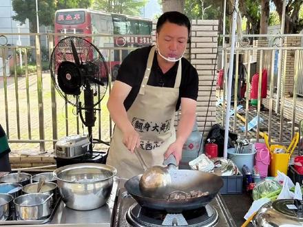 很荣幸在深圳翻身大舞台上,我做了道江西小炒 #翻身大舞台 #江西小炒 #深圳美食 #餐饮人 #流量扶持