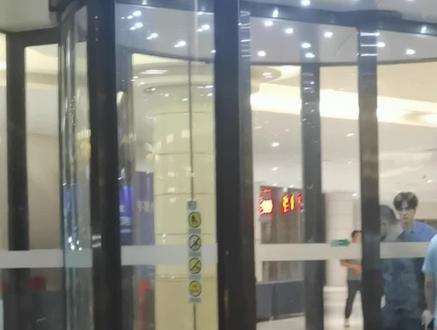 12月22日终于要在腾讯播出啦👏👏👏
首映会还特意接了双男主林砚、沈昭下班
#james程浩颜 #高旻睿 #裂焰 #短剧裂焰 #双生焰