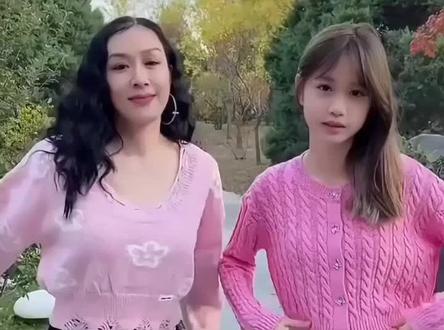 钟丽缇小女儿近照曝光,14岁考拉身穿辣妹装显成熟