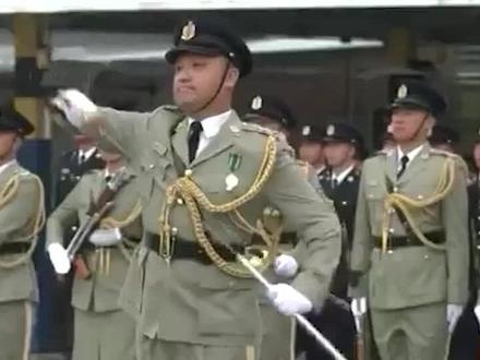 香港海关已列队完毕请你检阅