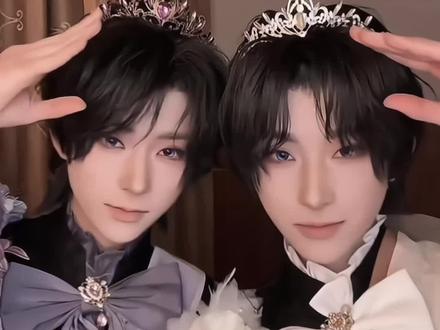 明明是两只萌物😋😋
#南宫承宇