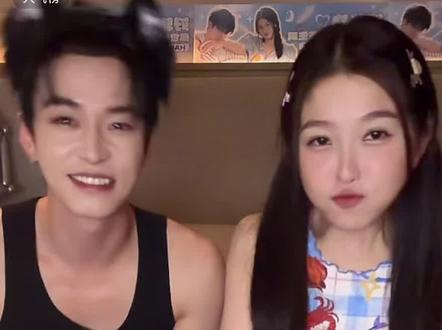 #直播分享录屏 #何与 #虞书欣 #双轨 哈哈哈,紫啧 ,鱼烧哥还是你会#王书欣