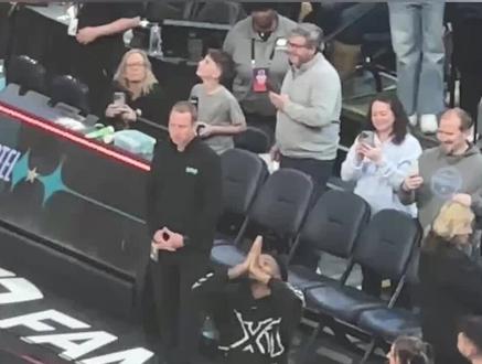 假如这是终点,你该如何释怀#灰熊 的这7年?#莫兰特 #小贾伦杰克逊