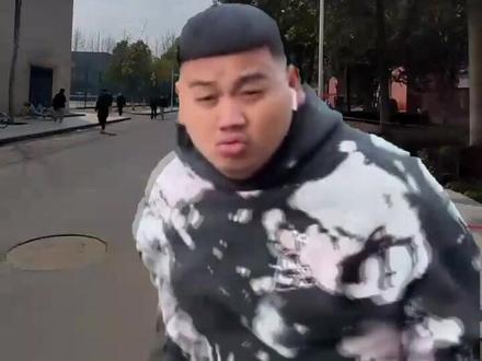 开学了,早八的生活开始了#动力小子#假跑小哥