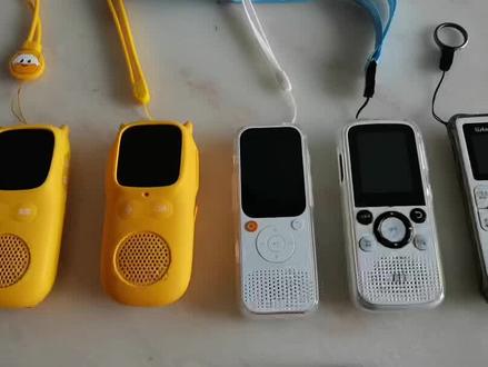 用百度网盘下载资源,听力熊的设计最便捷,新款超记牛能直接播放视频最强大,倾听者全列表模式和专属空间模式切换需要不断切换绑定步骤多比较繁琐#复读机#英语启蒙